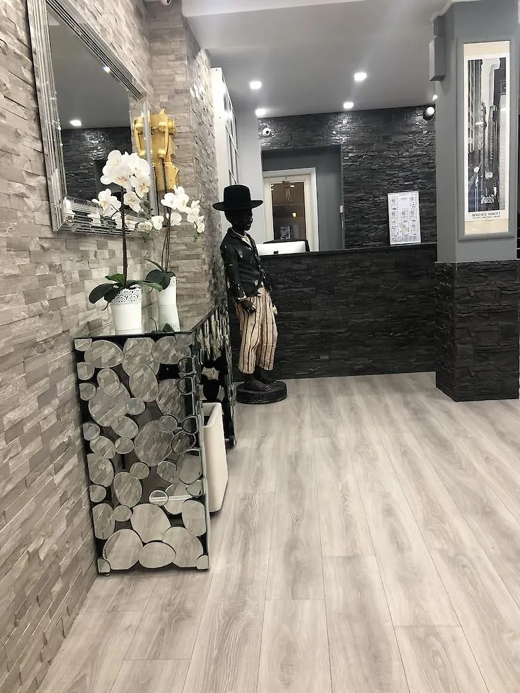 Otel Clauzel 2*